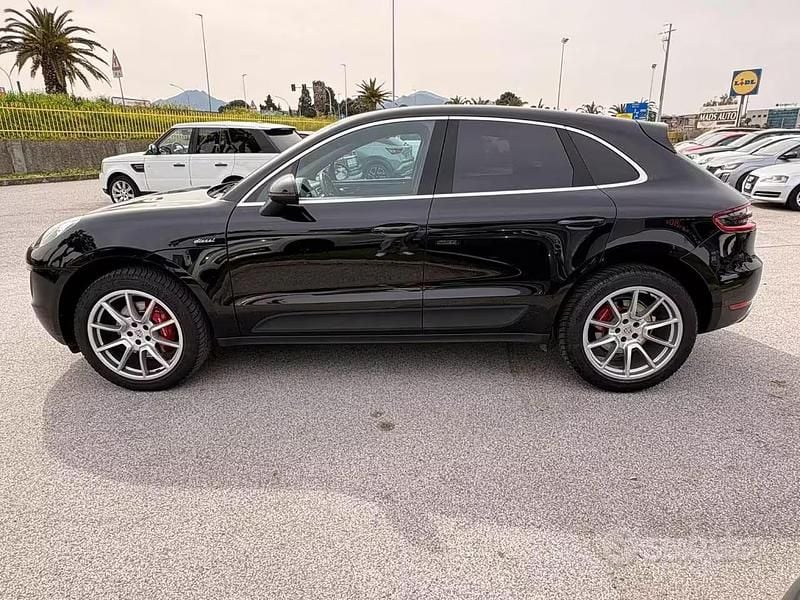 Używany Porsche Macan 250 KM (183 kW) 2016 Czarny SUV