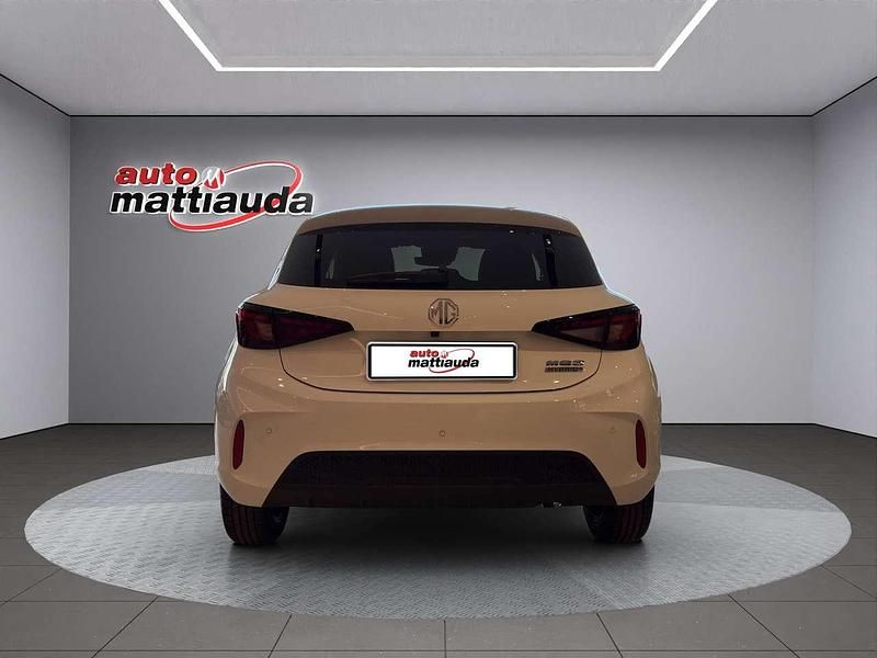 Nuova MG MG3 Luxury 194 CV (142 kW) 2026 Dover white Utilitaria