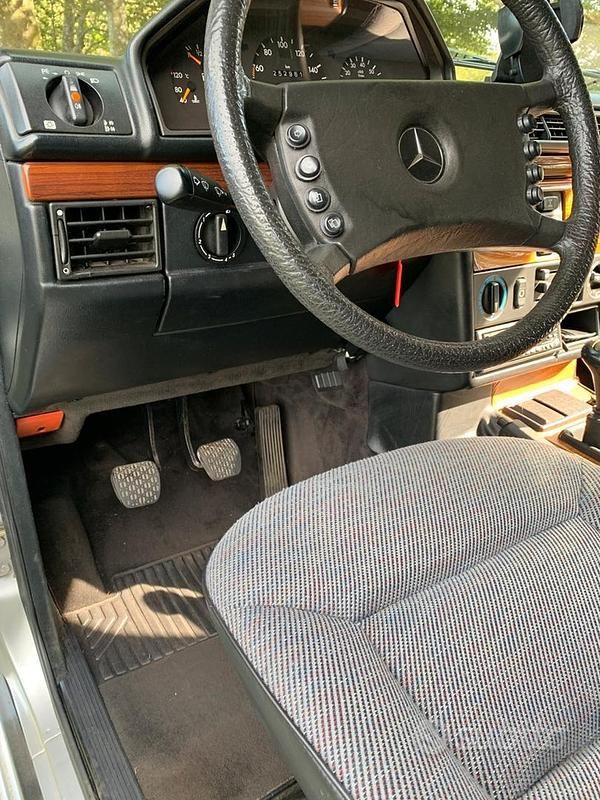 Usata Mercedes 200 1992 Grigio