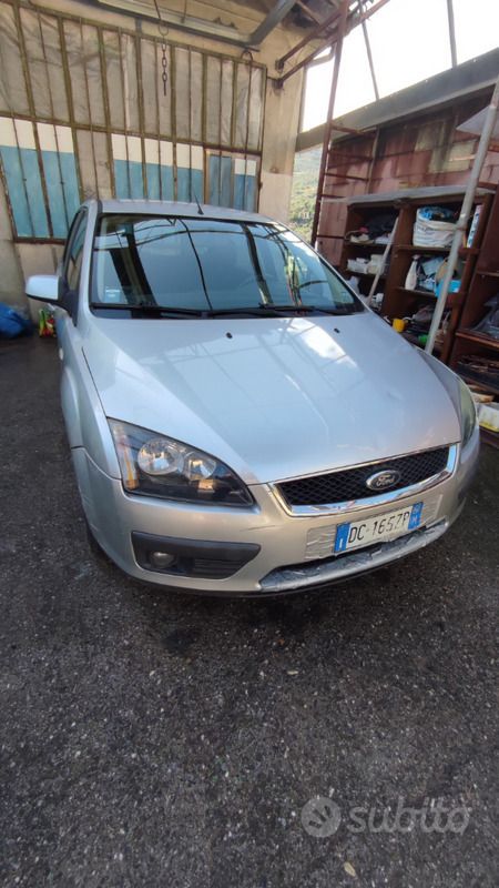 Grigio Usata 2006 Ford Focus Station wagon | 2900 € - Immagine 1/4