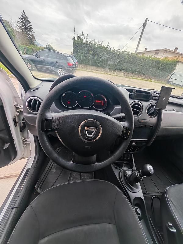 Usata Dacia Duster Lauréate 110 CV (80 kW) 2014 Bianco SUV