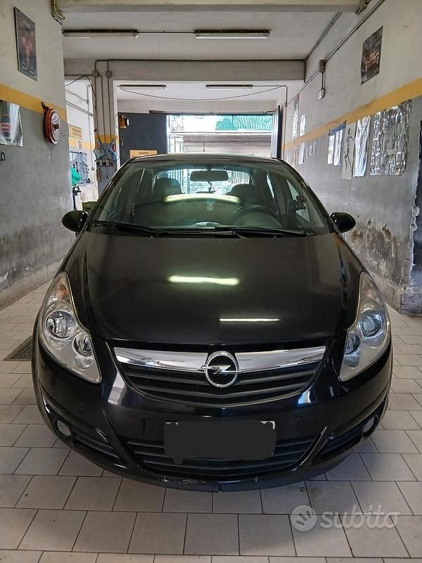 Usata Opel Corsa Club 69 CV (50 kW) 2007 Nero Berlina