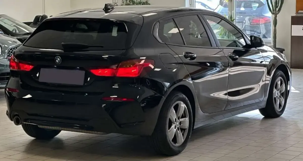 Usata BMW 118 Advantage 140 CV (102 kW) 2020 Nero Utilitaria