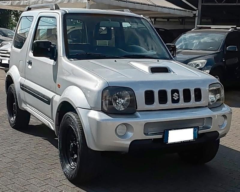 Usata Suzuki Jimny 86 CV (63 kW) 2008 Argento SUV