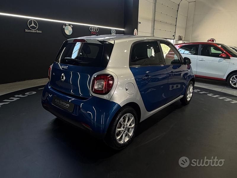 Usata Smart ForFour Passion 70 CV (51 kW) 2017 Blu Utilitaria