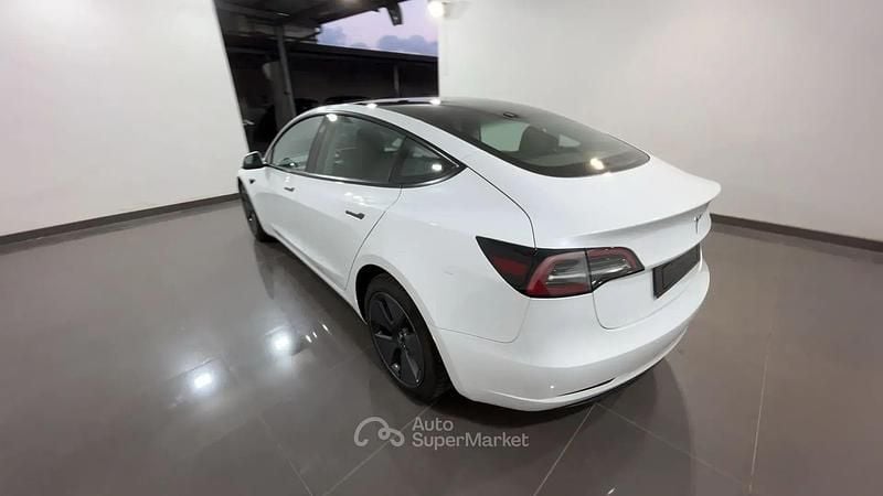 Usata Tesla Model 3 Standard Range 88 kW (120 CV) 2023 Bianco Berlina