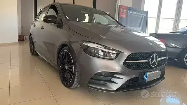 Usata Mercedes B200 AMG Line Premium 150 CV (110 kW) 2024 Nero Utilitaria