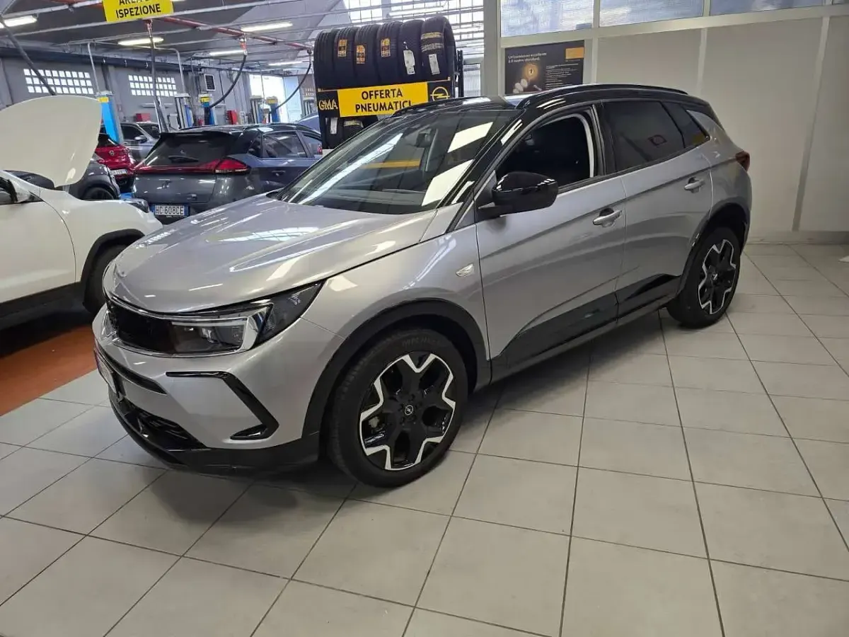 Usata Opel Grandland X Ultimate 131 CV (96 kW) 2024 Grigio SUV