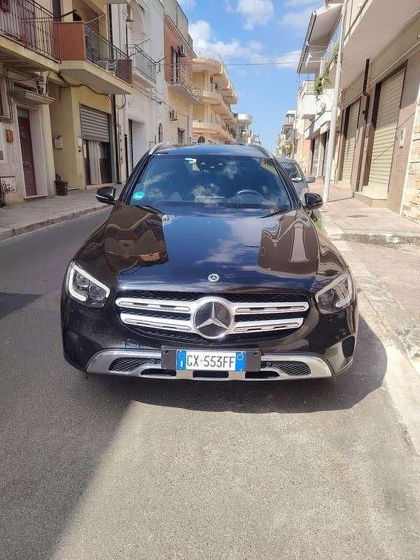 Nero Usata 2021 Mercedes GLC220 SUV | 32.200 € (Molto cara) - Immagine 1/4