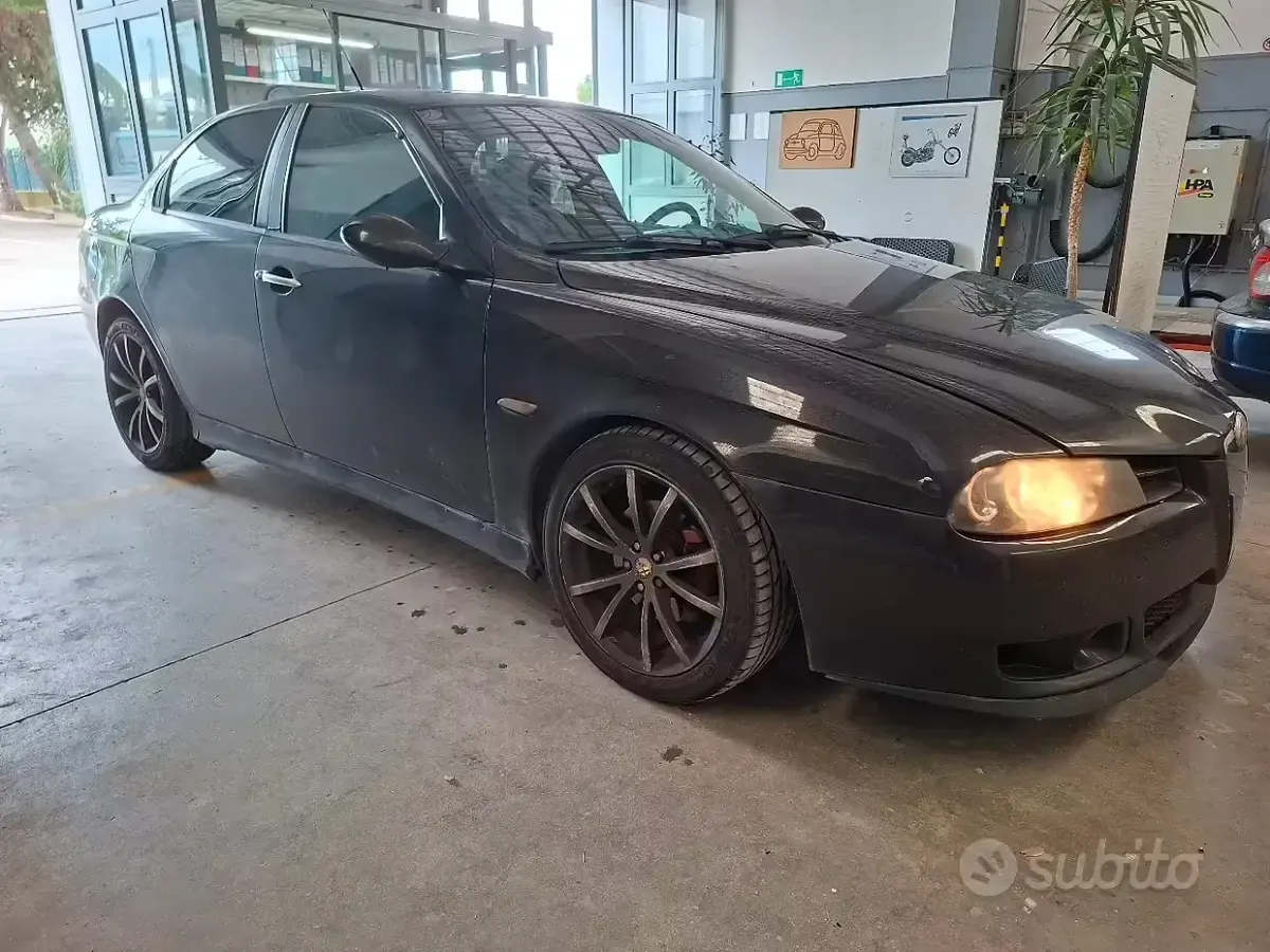 Usata Alfa Romeo 156 116 CV (85 kW) 2004 Nero Berlina