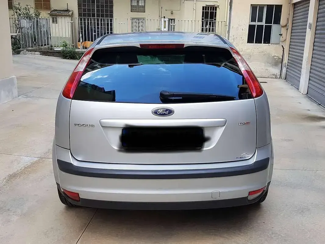 Usata Ford Focus 110 CV (80 kW) 2007 Grigio Berlina