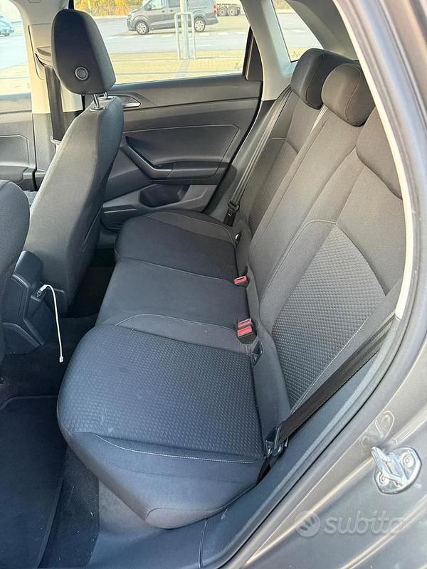 Usata VW Polo Sportline 90 CV (66 kW) 2019 Grigio Berlina