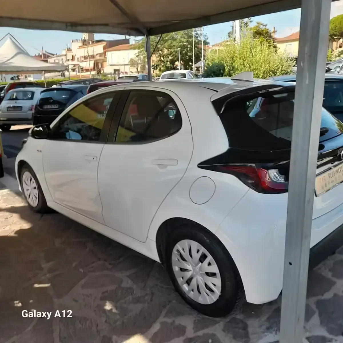 Usata Toyota Yaris Hybrid Style 92 CV (67 kW) 2021 Bianco Berlina