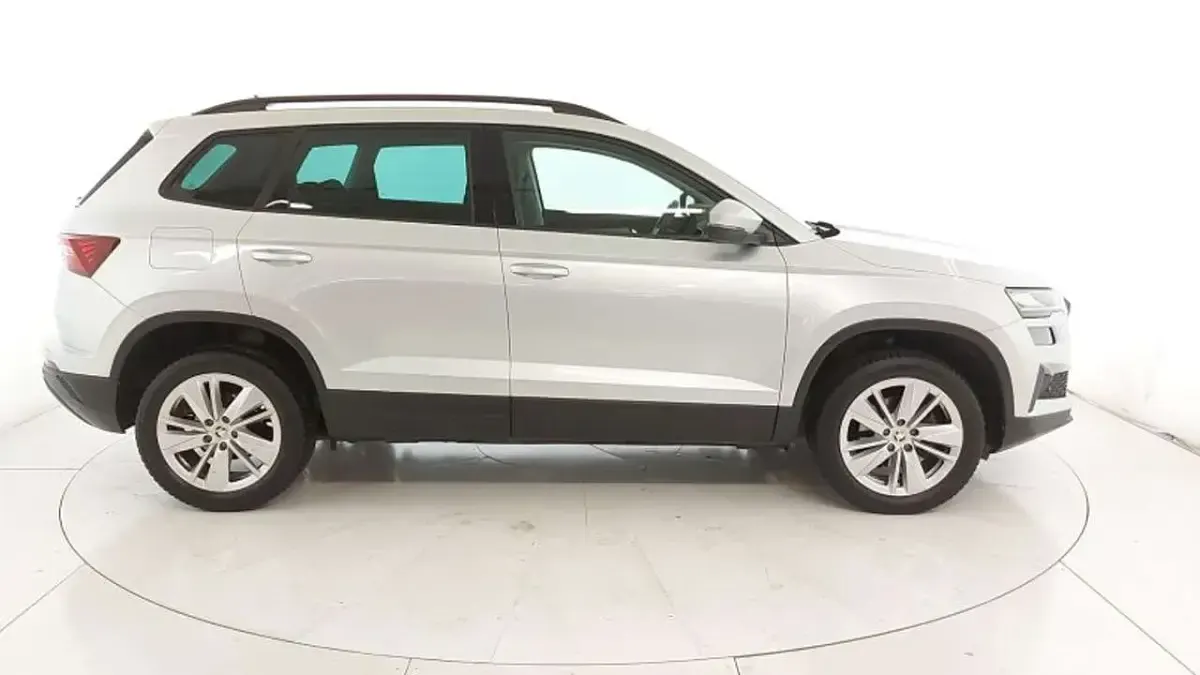 Usata Skoda Karoq Executive 116 CV (85 kW) 2024 Argento SUV
