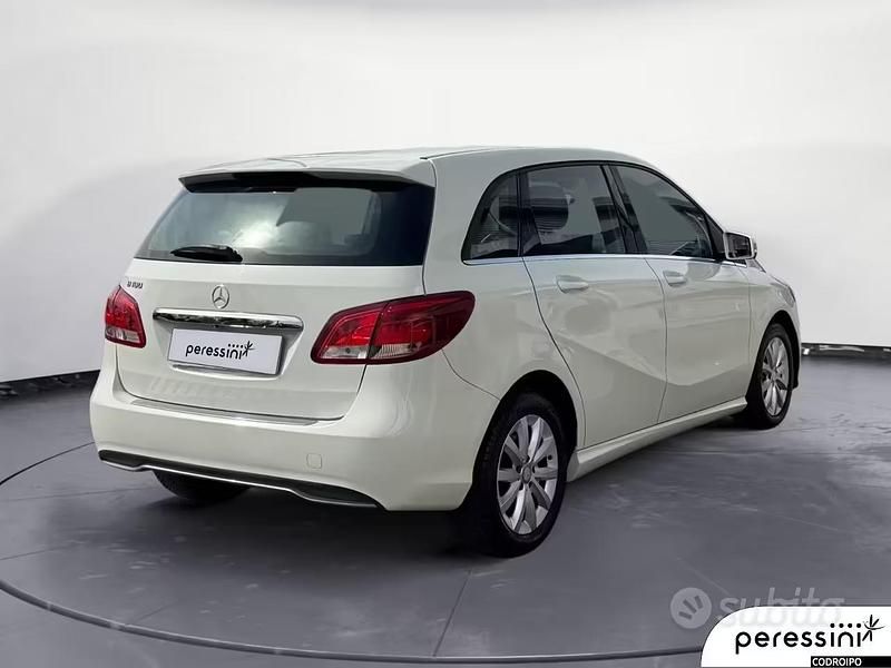 Usata Mercedes B180 Executive 122 CV (89 kW) 2017 Bianco Utilitaria