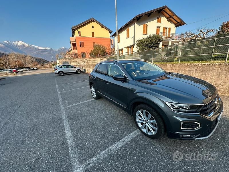 Usata VW T-Roc 116 CV (85 kW) 2019 Grigio SUV