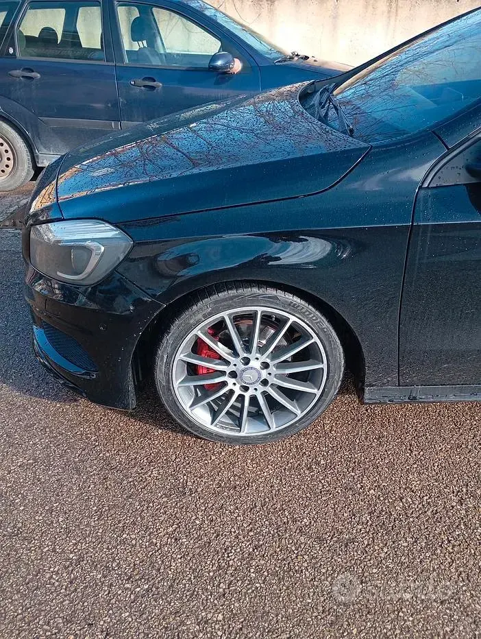 Usata Mercedes A200 136 CV (100 kW) 2015 Nero Utilitaria
