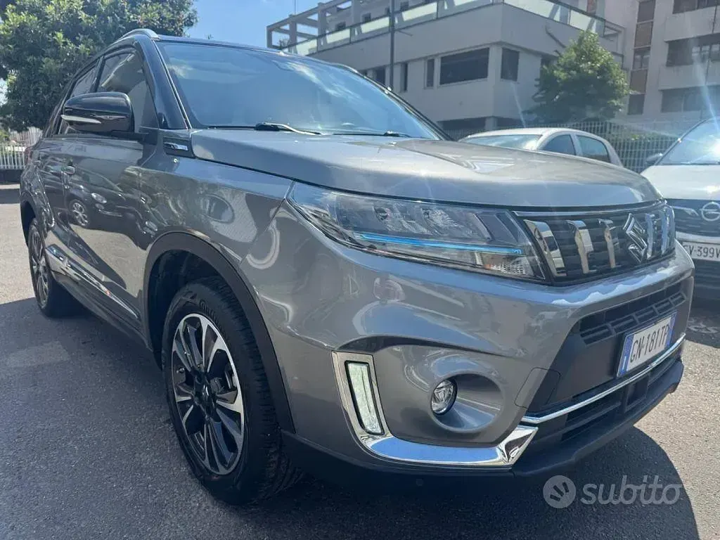 Usata Suzuki Vitara 102 CV (75 kW) 2023 Grigio SUV