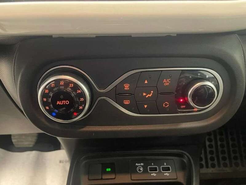 Usata Renault Twingo Zen 60 kW (82 CV) 2021 Blu/azzurro Utilitaria