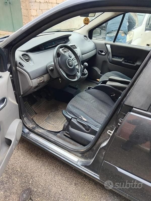 Usata Renault Scénic II 130 CV (95 kW) 2008 Nero Monovolume