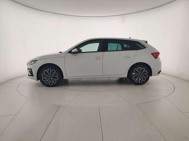 Usata Skoda Scala Style 116 CV (85 kW) 2025 Bianco luna metallizzato Utilitaria