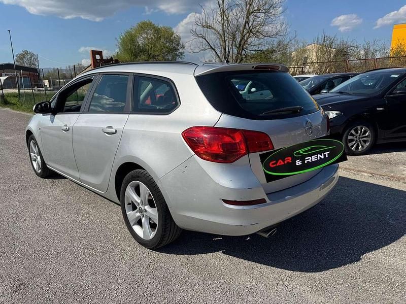 Gebraucht Opel Astra 140 PS (102 kW) 2013 Silber Kombi