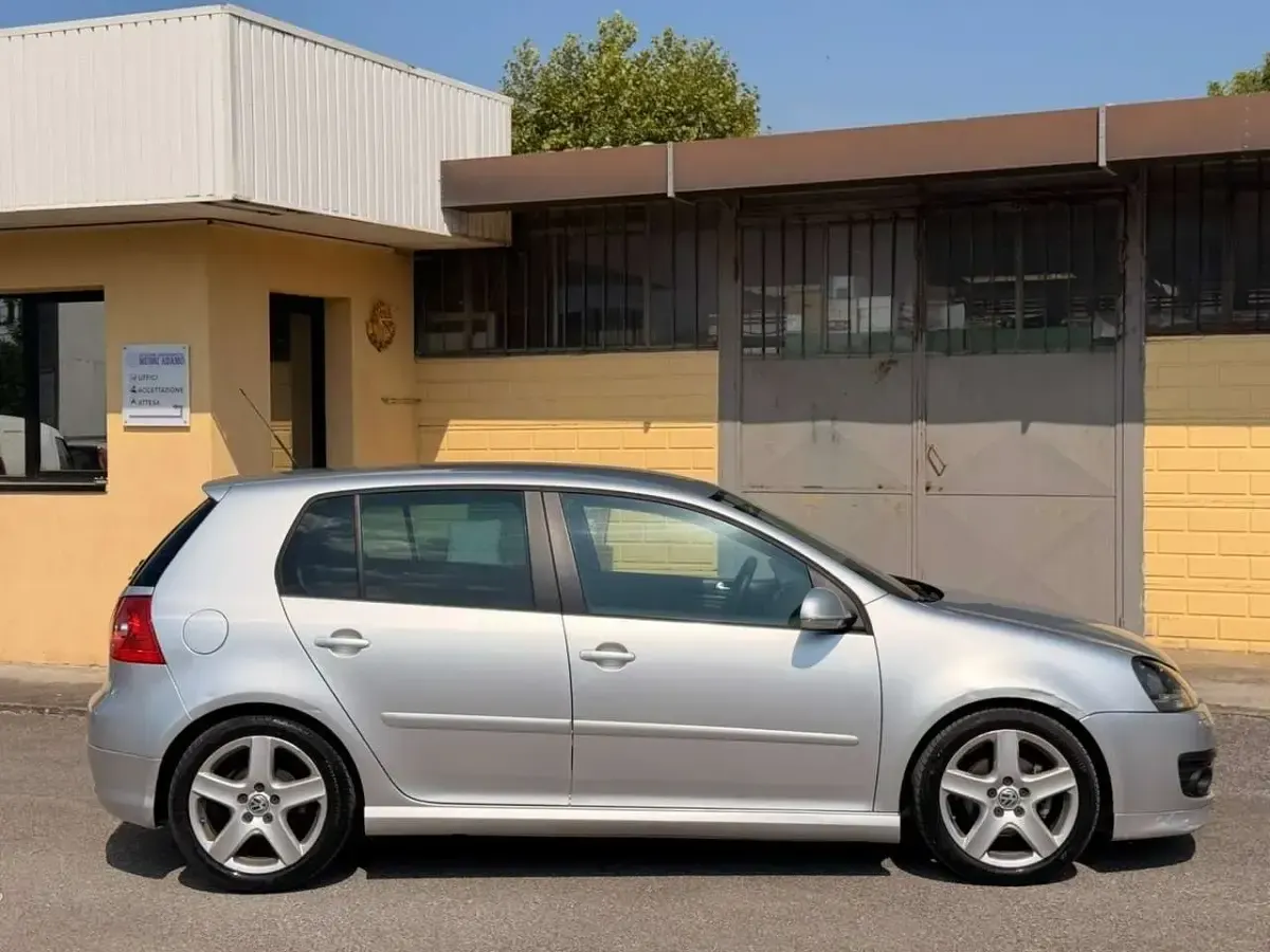 Usata VW Golf VI GT 140 CV (102 kW) 2008 Argento Utilitaria