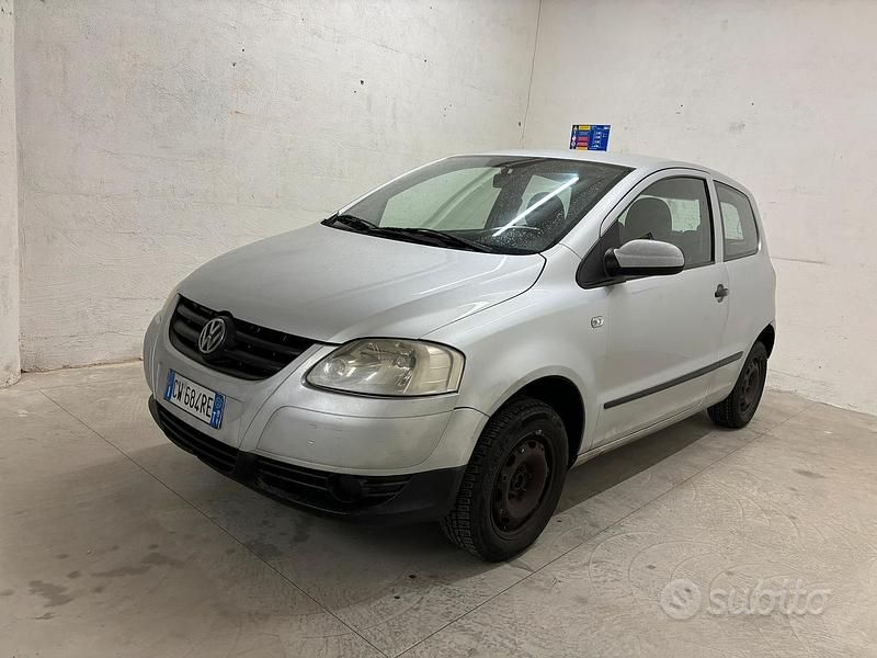 Usata VW Fox 69 CV (50 kW) 2005 Grigio Utilitaria