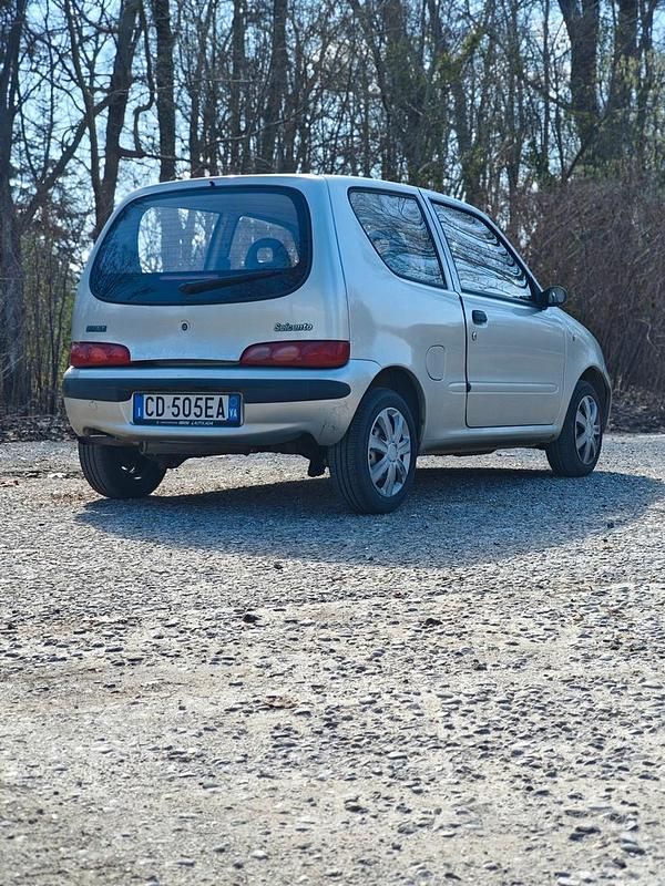 Usata Fiat 600 54 CV (39 kW) 2002 Grigio Utilitaria