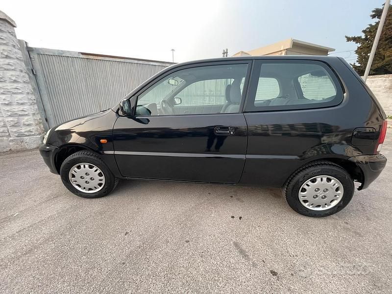 Usata Honda Logo 65 CV (47 kW) 1999 Nero Utilitaria
