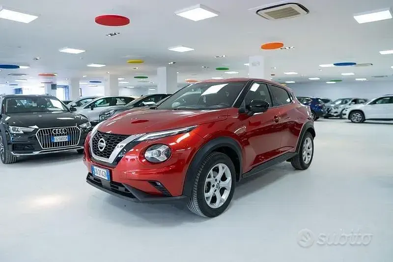Usata Nissan Juke N-Connecta 114 CV (83 kW) 2021 Bordeaux SUV