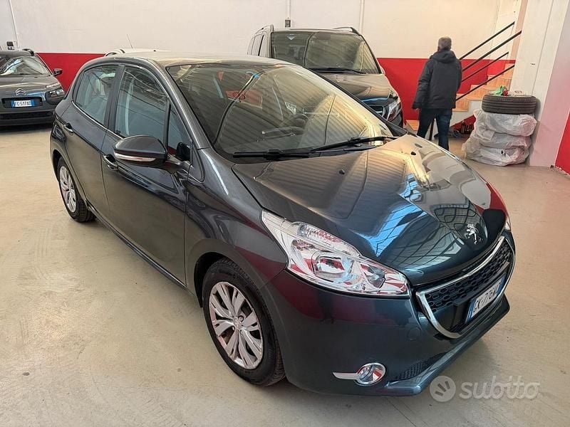 Usata Peugeot 208 Active 82 CV (60 kW) 2014 Giallo Utilitaria