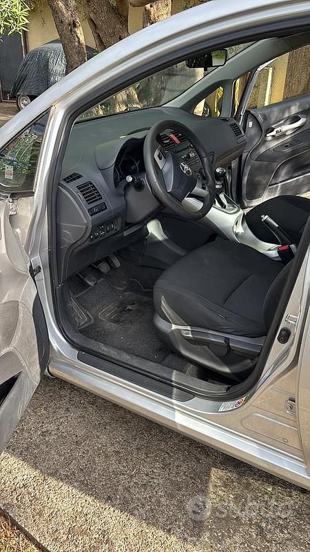 Usata Toyota Auris 99 CV (72 kW) 2021 Utilitaria