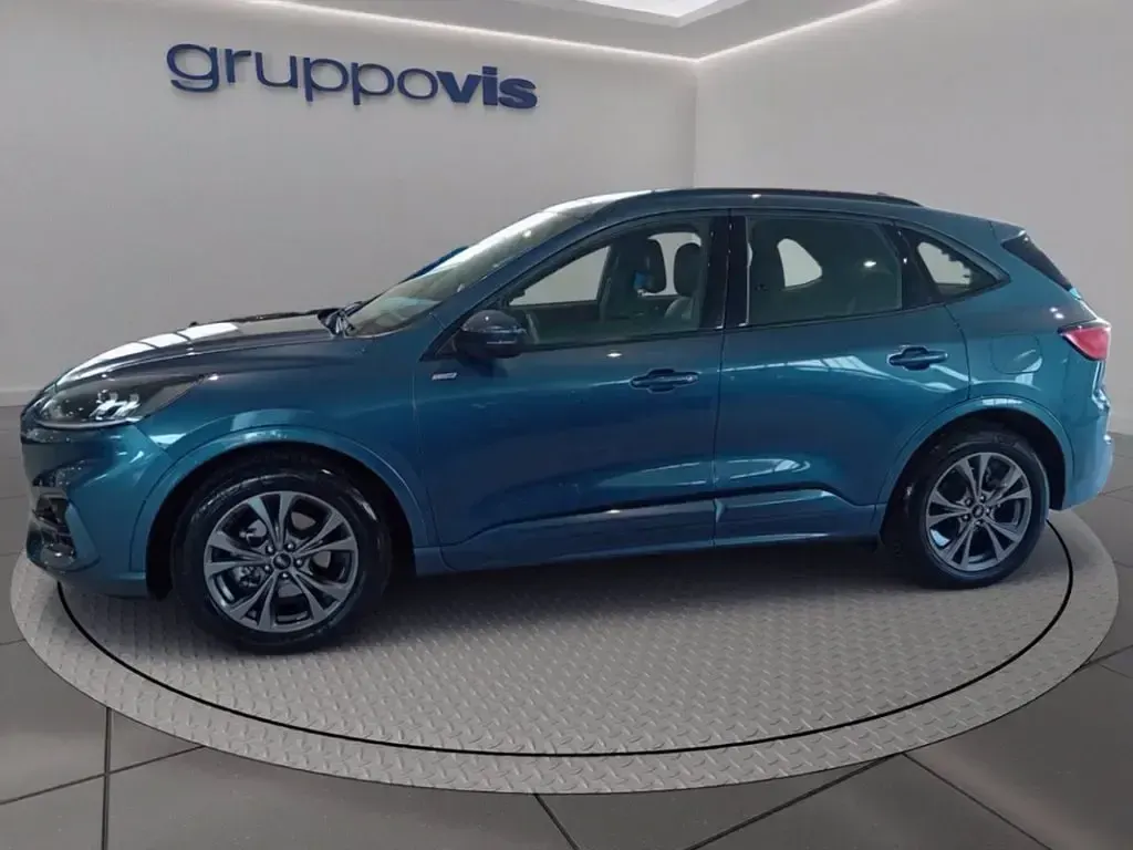 Usata Ford Kuga ST-Line 190 CV (139 kW) 2023 Chrome blue SUV