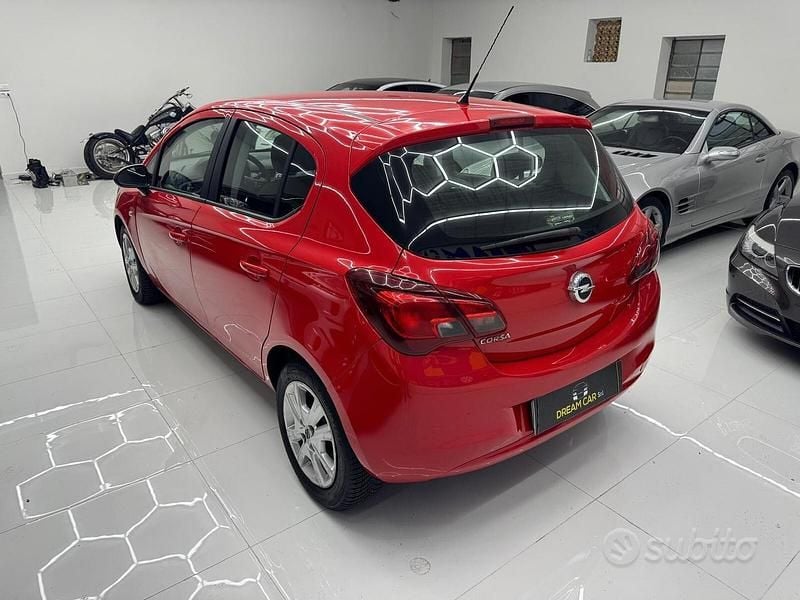 Usata Opel Corsa 90 CV (66 kW) 2015 Rosso Berlina