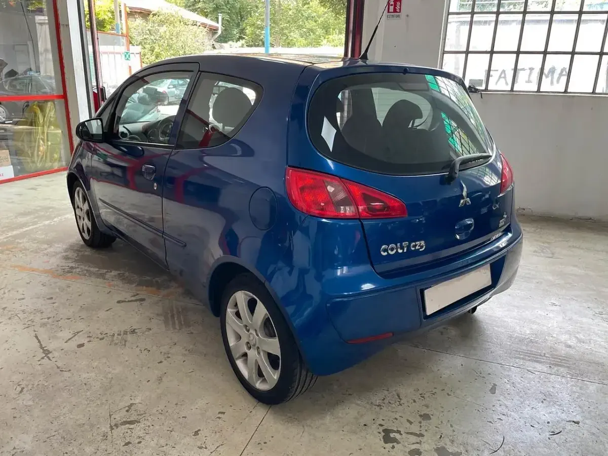 Usata Mitsubishi Colt 95 CV (69 kW) 2008 Blu Berlina