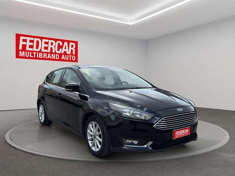 Nero Usata 2015 Ford Focus Titanium Tre volumi | 8900 € (Cara) - Immagine 1/4