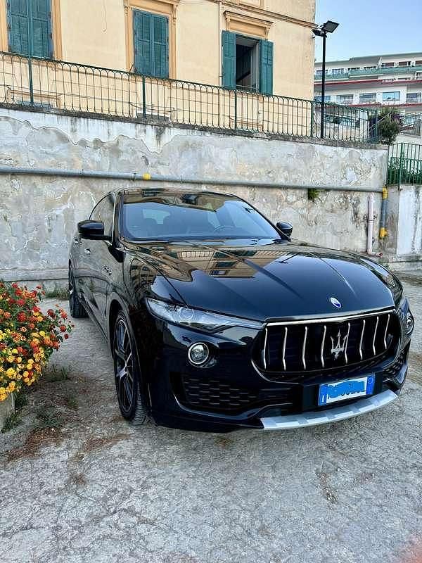 Usata Maserati Levante 275 CV (202 kW) 2016 Nero SUV