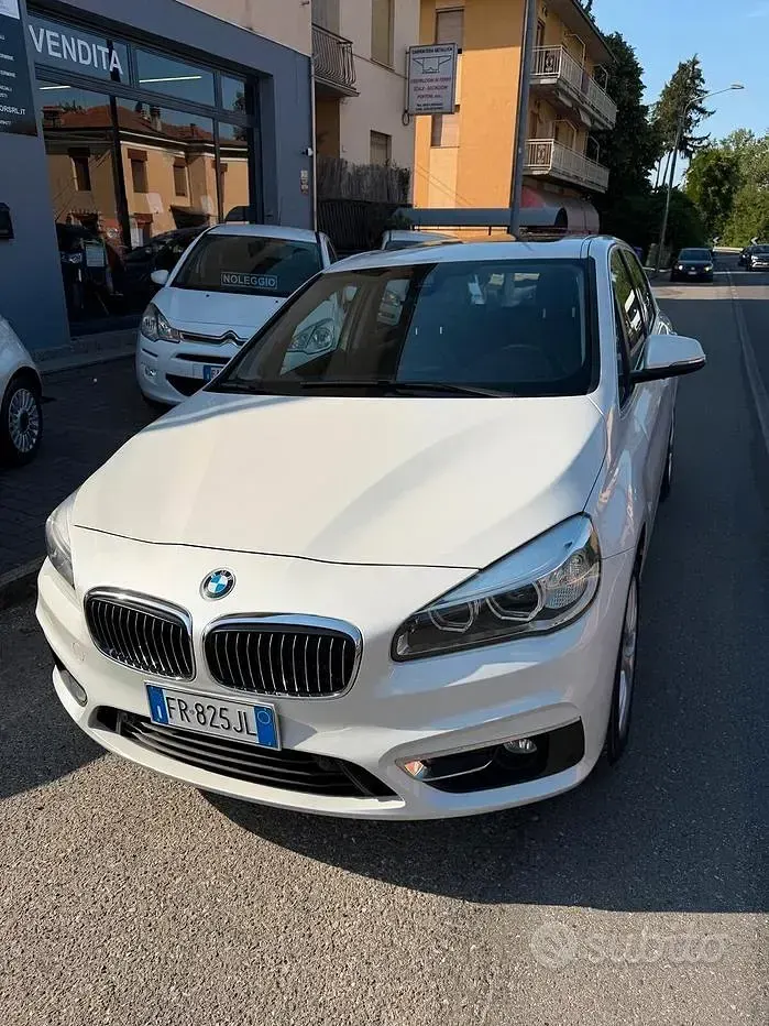 Usata BMW 220 Active Tourer Luxury Line 190 CV (139 kW) 2018 Bianco Monovolume