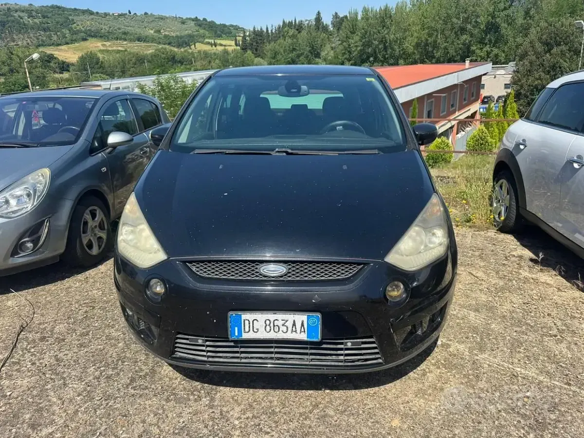 Usata Ford S-MAX Titanium 140 CV (102 kW) 2008 Nero Monovolume