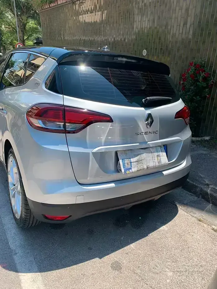 Usata Renault Scénic 120 CV (88 kW) 2019 Grigio Monovolume