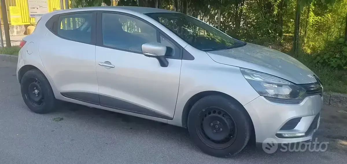 Usata Renault Clio IV Life 73 CV (53 kW) 2018 Grigio Utilitaria