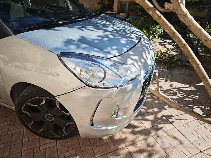Usata Citroën DS3 68 CV (50 kW) 2014 Grigio Utilitaria