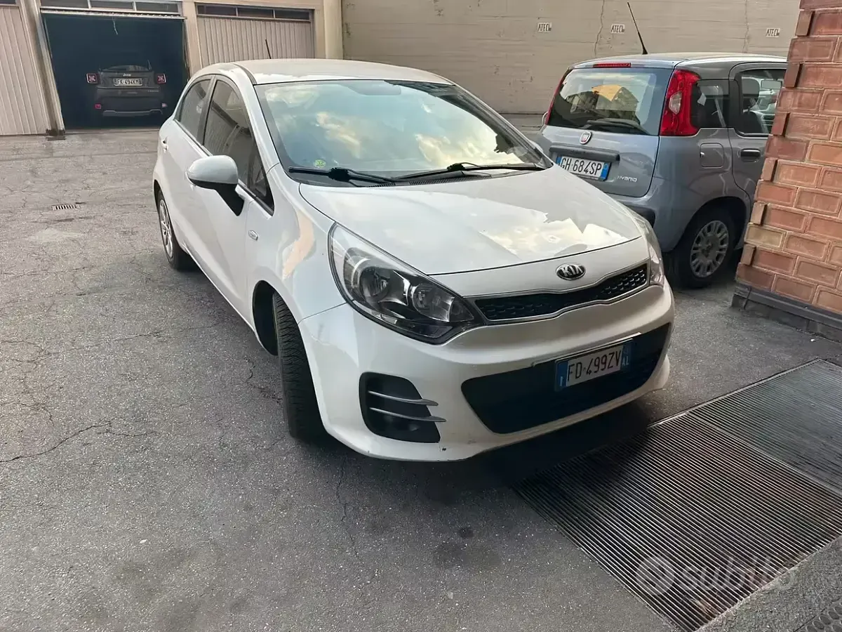 Usata Kia Rio 85 CV (62 kW) 2016 Bianco Utilitaria