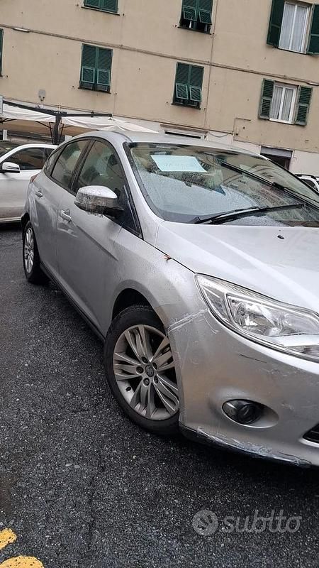 Usata Ford Focus 95 CV (69 kW) 2012 Berlina
