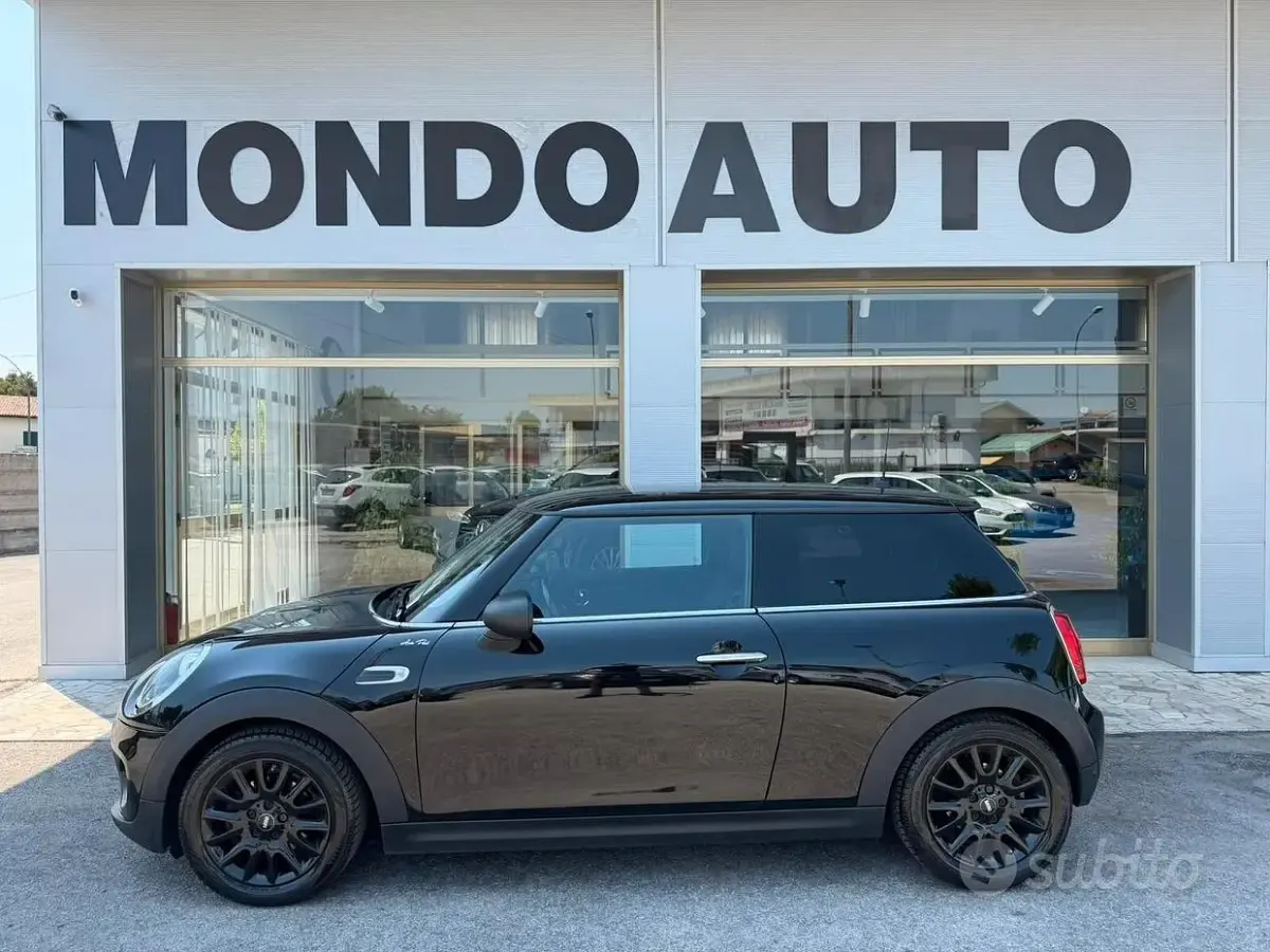 Usata Mini ONE Hype 102 CV (75 kW) 2017 Nero Utilitaria