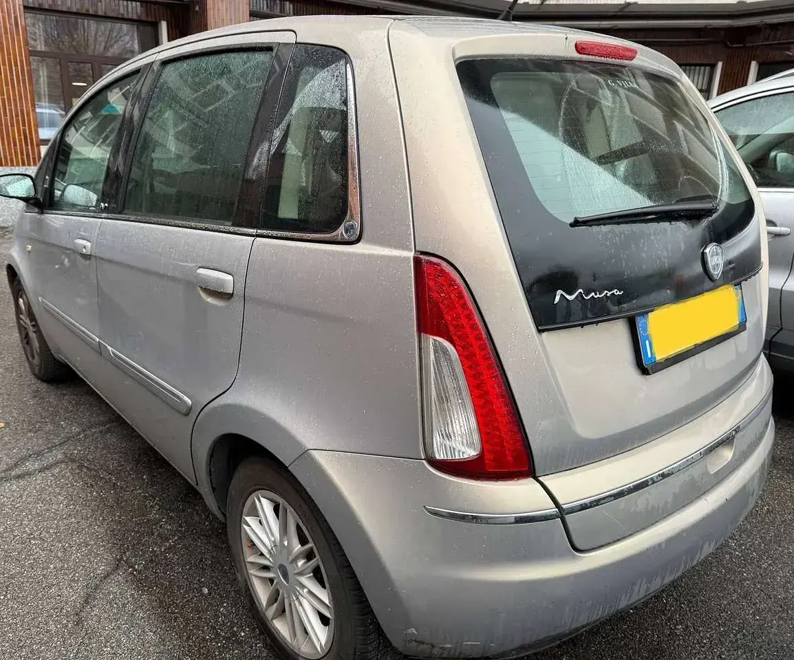 Usata Lancia Musa 95 CV (69 kW) 2009 Grigio Monovolume