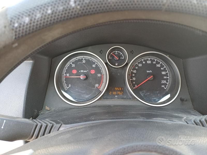 Usata Opel Astra 90 CV (66 kW) 2007 Nero Berlina