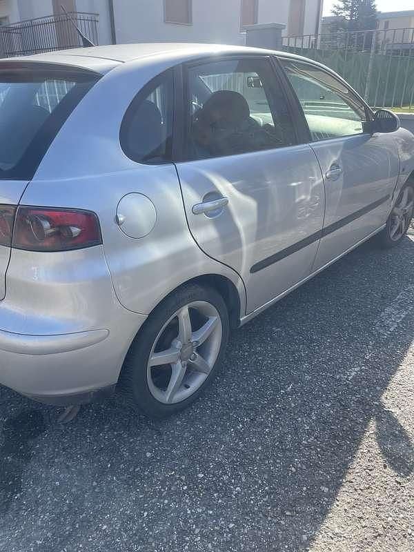 Usata Seat Ibiza Stylance 75 CV (55 kW) 2004 Utilitaria