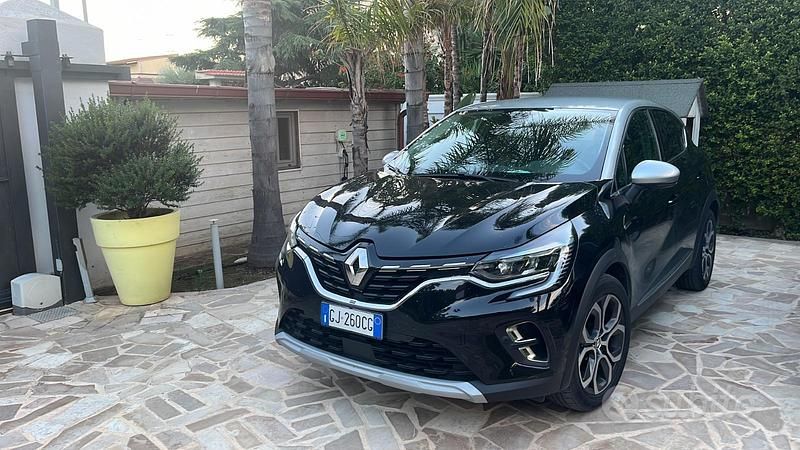 Usata Renault Captur 143 CV (105 kW) 2022 Nero SUV